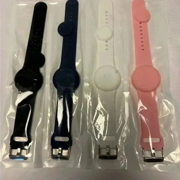 Waterproof AirTag Bracelet for Kids 4 pack soft silicone adjustable strap - Picture 1 of 8